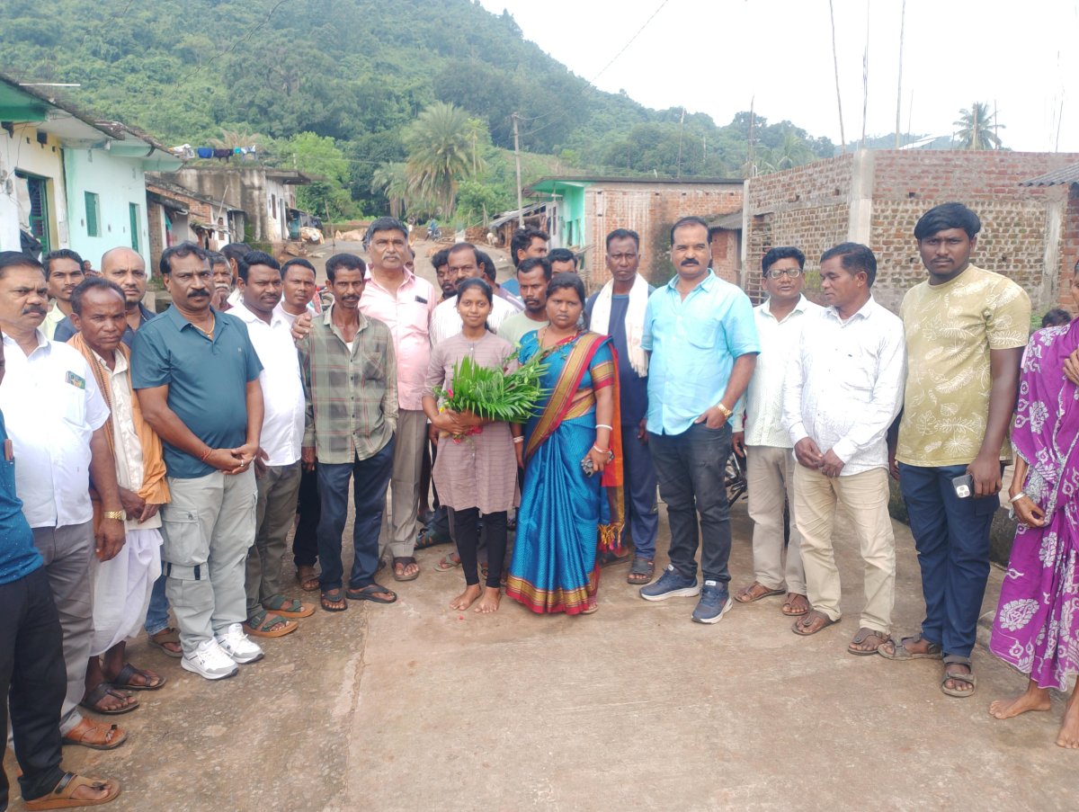 ନିଟ ରେ ଆଦିବାସୀ ଝିଅର ସଫଳତା 