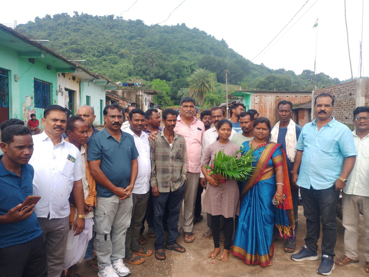 ନିଟ ରେ ଆଦିବାସୀ ଝିଅର ସଫଳତା 