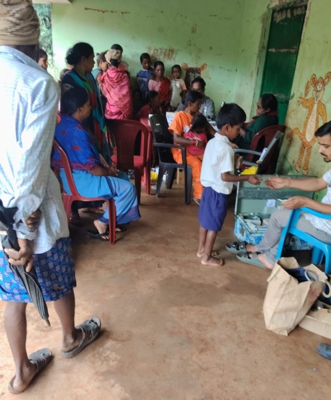 ପୁଣି ଚର୍ଚ୍ଚା ରେ କାଶୀପୁର ବ୍ଲକ, କେବେ ସୁଧୁରିବ ସ୍ୱାସ୍ଥ୍ୟ ବିଭlଗ, କ୍ବାକଙ୍କ ଭରସାରେ ରୋଗୀ, କିଛି ଦିନ ଭିତରେ ରେ ଚାଲିଗଲା ୨ ଶିଶୁଙ୍କ ଜୀବନ!, 20 ଜଣ ରୋଗୀ ବର୍ତ୍ତମାନ ଡାକ୍ତର ଖାନା ରେ ଭର୍ତି ହୋଇଛନ୍ତି l