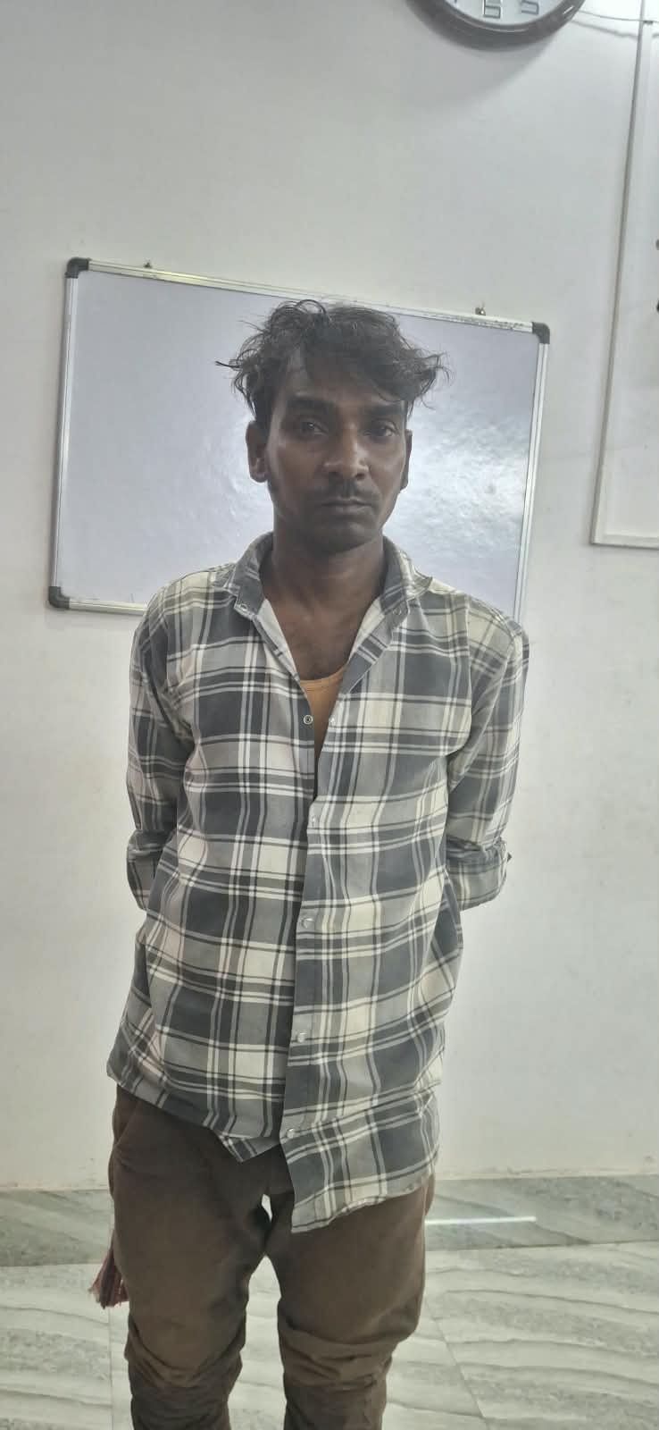 ଅଶ୍ଳୀଳ ଫୋଟ ଭାଇରଲ କରି ଯୁବକ ଗିରଫ 