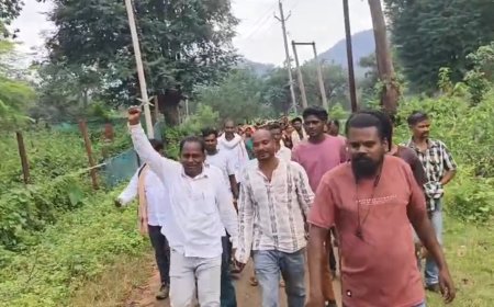 ଖଣ୍ଡୁଆଳ ମାଳି ରୁ ବକ୍ସାଇଟ ଖନନ ବିରୋଧ ରେ ଆନ୍ଦୋଳନ ଦାନା ବାନ୍ଧୁଛି 