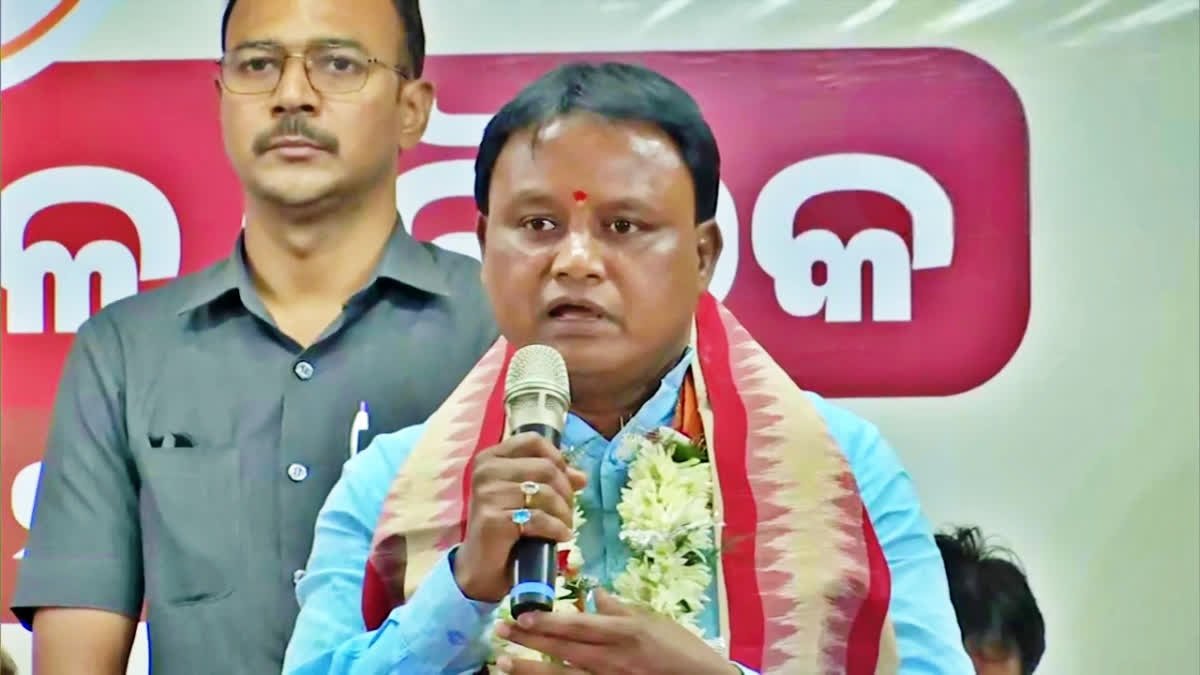 ଆଗାମୀ ୩ ବର୍ଷ ଯାଏଁ ଓଡ଼ିଶାରେ ଖୋଲିବନି ନୂଆ ମଦ ଦୋକାନ; ନିଶାମୁକ୍ତ ରାଜ୍ୟ ଗଠନ ପାଇଁ ମୁଖ୍ୟମନ୍ତ୍ରୀ ମୋହନ ମାଝୀଙ୍କ ବଡ଼ ଘୋଷଣା। ନିଶା କାରବାର ଉପରେ ରୋକ୍ ଲଗାଇବାକୁ ନୂତନ ଅବକାରୀ ନୀତି କଡ଼ାକଡ଼ି; ଶିକ୍ଷାନୁଷ୍ଠାନ ପରିସରକୁ 'ନିଶାମୁକ୍ତ ଜୋନ୍' ଘୋଷଣା