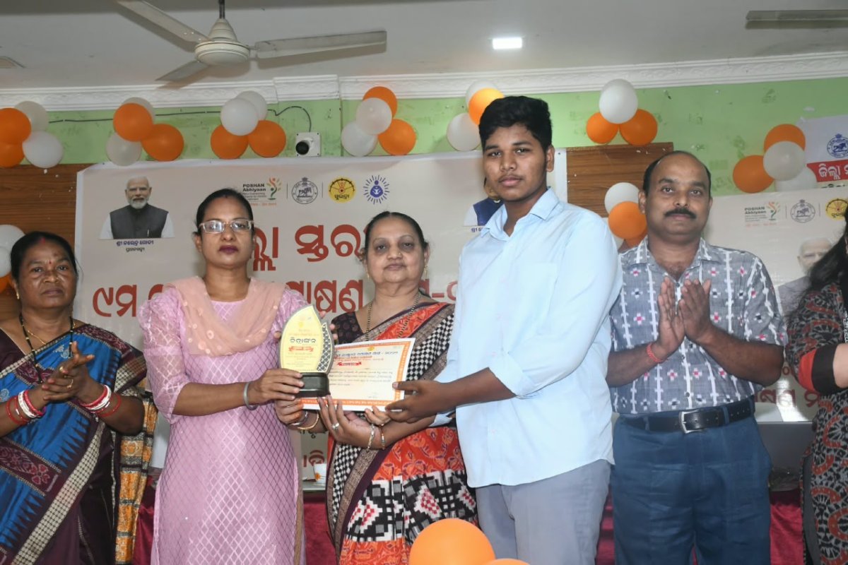 ବାଲିପଡ଼ାରେ ୫୩ତମ ଶାରଦୀୟ ଦୁର୍ଗାପୂଜା: ମହୀଶୂର ରାଜପ୍ରାସାଦ ଢାଞ୍ଚାରେ ନିର୍ମାଣ ହେଉଛି ଭବ୍ୟ ତୋରଣ