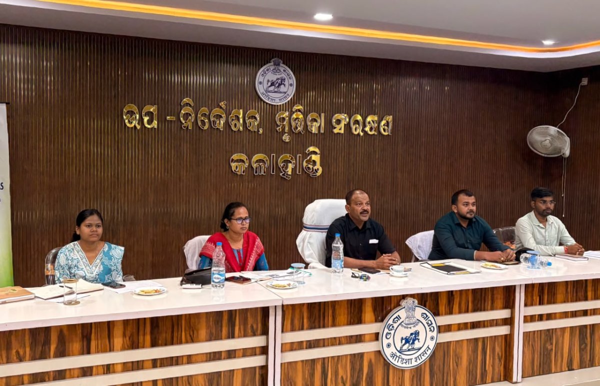 ମୂର୍ତ୍ତିକା ସଂରକ୍ଷଣ ନିଁର୍ଧେଷକ ଙ୍କ ଦୁଇ ଦିନିଆ କଳାହାଣ୍ଡି ଜିଲ୍ଲା ଗସ୍ତ 