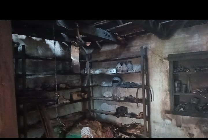 ହରଭଙ୍ଗା ବ୍ଲକରେ ଭୟାବହ ଅଗ୍ନିକାଣ୍ଡ: ସର୍ଟ ସର୍କିଟରୁ ଜଳିଗଲା ୫ ଲକ୍ଷ ଟଙ୍କାର ସମ୍ପତ୍ତି