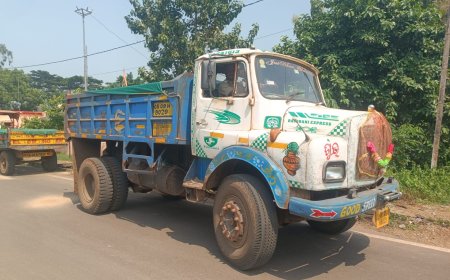 Crackdown on Illegal Sand Mining: Ramachandrapur Police Seizes Dumper and Tractors